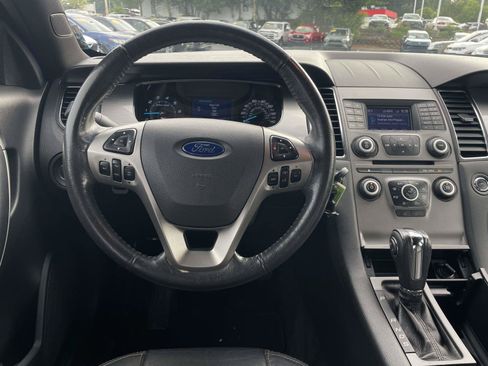 Used 2015 Ford Taurus SEL FWD image 13