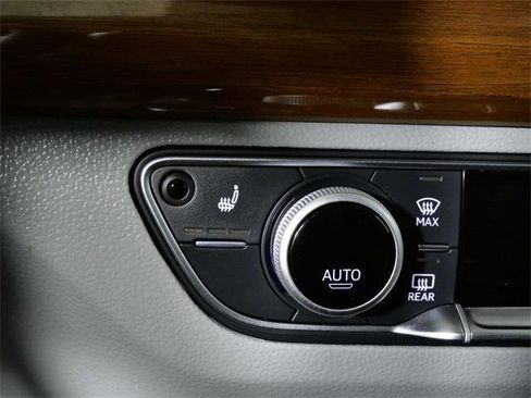 Used 2022 Audi Q5 2.0T Premium image 22