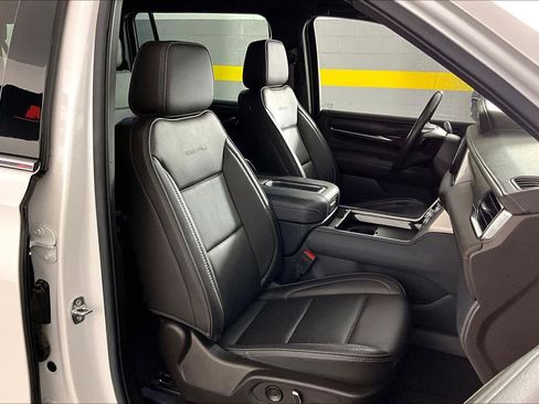 Certified 2022 GMC Yukon XL Denali AWD/4WD image 9