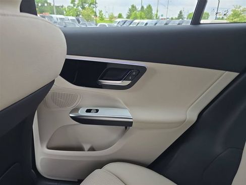 Certified 2025 Mercedes-Benz GLC 300 4MATIC image 20