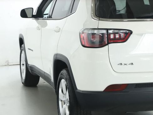 Used 2017 Jeep Compass Latitude w/ Popular Equipment Group AWD/4WD image 43