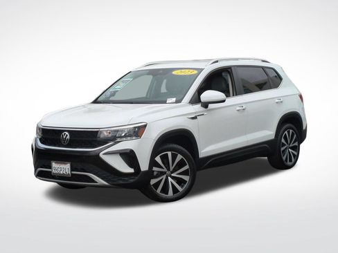 Certified 2023 Volkswagen Taos SE FWD image 1