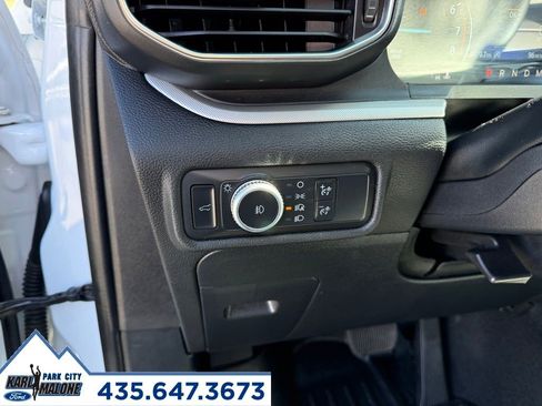 Used 2021 Ford Explorer XLT w/ Equipment Group 202A AWD/4WD image 16