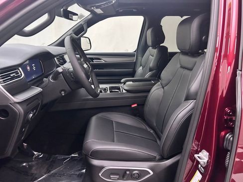 New 2026 Jeep Grand Wagoneer Limited AWD/4WD image 12