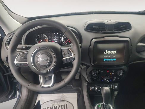 Used 2023 Jeep Renegade Latitude image 10
