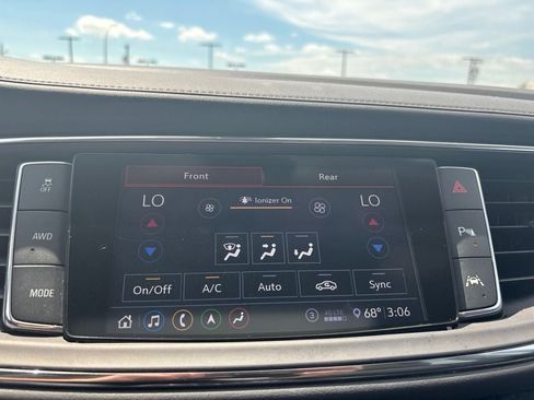 Used 2021 Buick Enclave Avenir w/ Avenir Technology Package AWD/4WD image 20