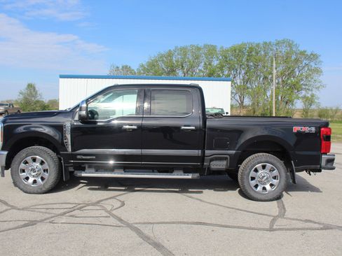 Used 2024 Ford F250 Lariat w/ Chrome Package AWD/4WD image 2
