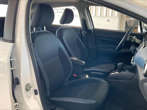 Used 2025 Nissan Versa SV FWD image 21