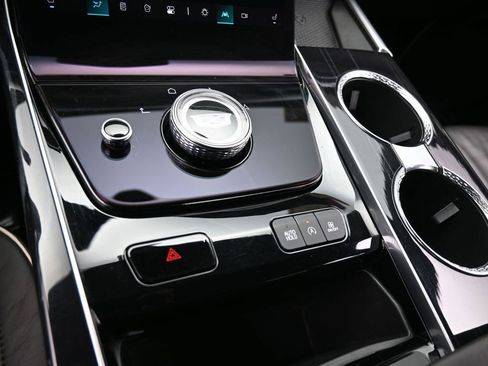 Used 2025 Cadillac Escalade ESV Sport w/ Touring Package image 32