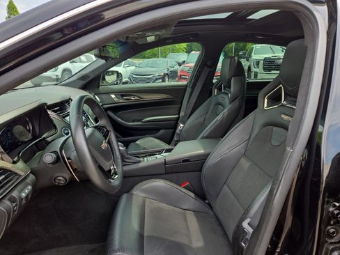 Used 2018 Cadillac CTS V w/ Carbon Fiber Package RWD image 13