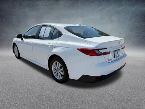 Used 2025 Toyota Camry LE FWD image 10