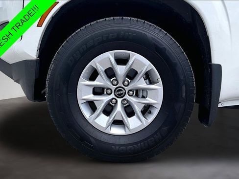 Used 2024 Nissan Frontier SV RWD image 33