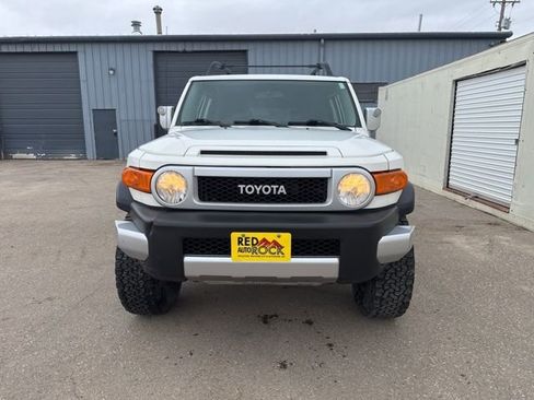 Used 2011 Toyota FJ Cruiser 4WD w/ Convenience Pkg image 2