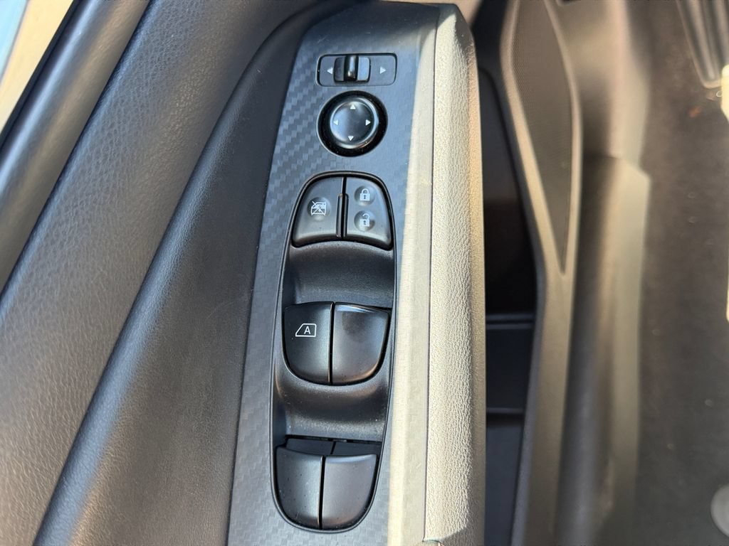 Used 2025 Nissan Altima 2.5 SV FWD image 17