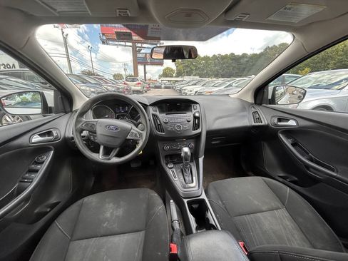 Used 2015 Ford Focus SE FWD image 7