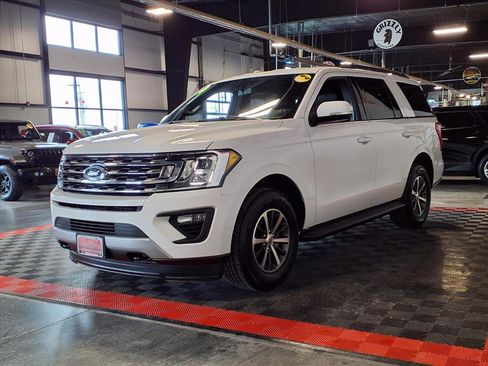 Used 2019 Ford Expedition XLT w/ Equipment Group 201A image 3