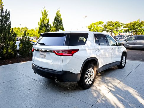 Used 2020 Chevrolet Traverse LS FWD image 10