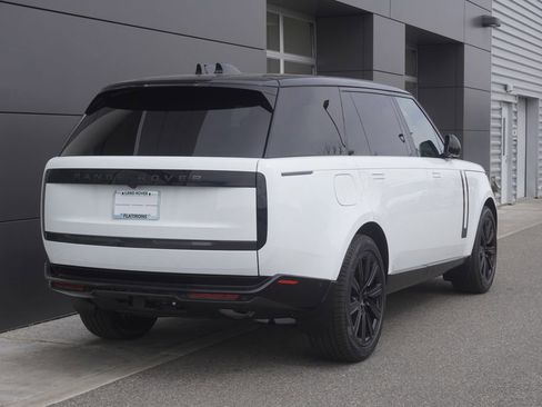 New 2026 Land Rover Range Rover Long Wheelbase SE AWD/4WD image 2