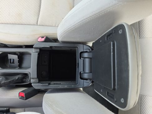 Used 2014 Subaru Forester 2.5i AWD/4WD image 14