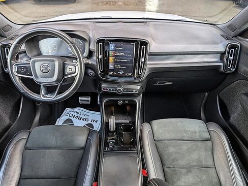 Used 2019 Volvo XC40 T5 R-Design AWD/4WD image 3