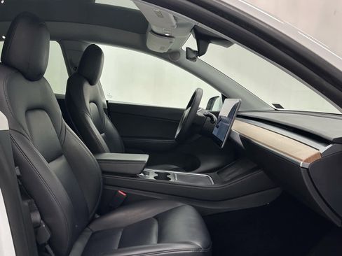 Used 2021 Tesla Model Y Performance image 18