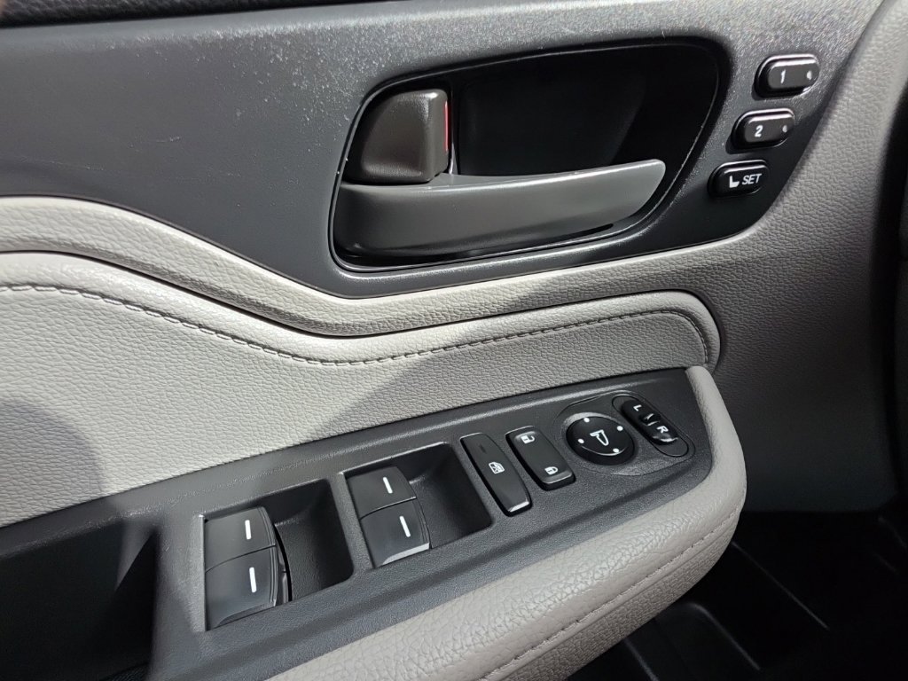 Used 2023 Honda Odyssey EX-L image 23