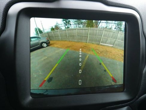 Used 2022 Jeep Renegade Trailhawk w/ Trailer Tow Group image 17