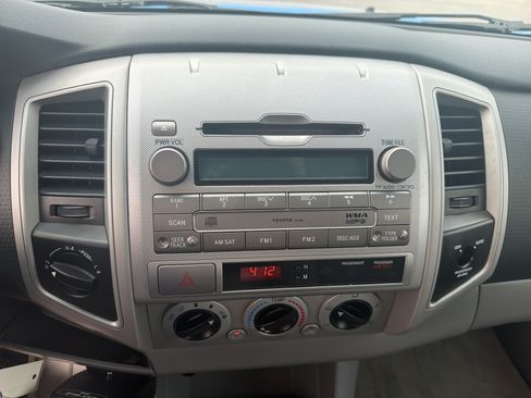Used 2011 Toyota Tacoma 4x4 Access Cab V6 w/ SR5 Pkg #2 image 24