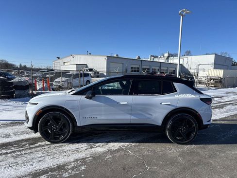 New 2026 Chevrolet Equinox EV RS image 8