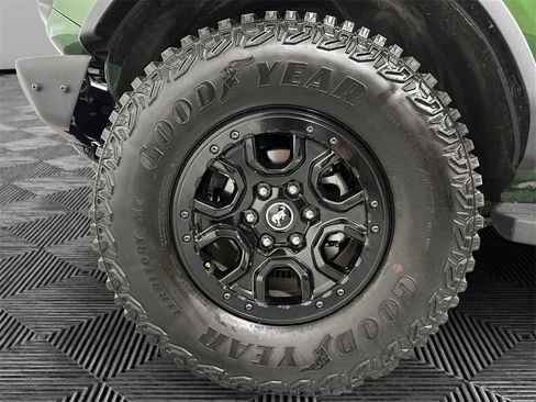Used 2024 Ford Bronco Wildtrak image 11