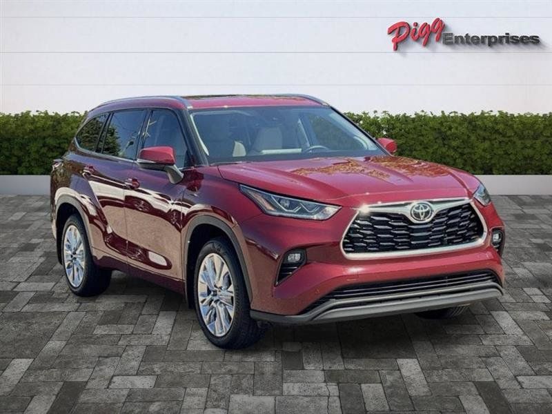Used 2025 Toyota Highlander Limited FWD image 7