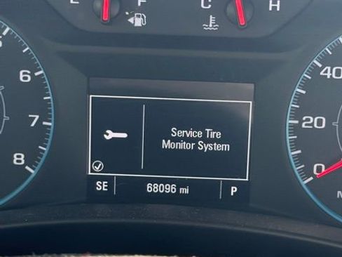 Used 2020 Chevrolet Equinox LS image 3