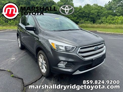 Used 2017 Ford Escape SE AWD/4WD image 1
