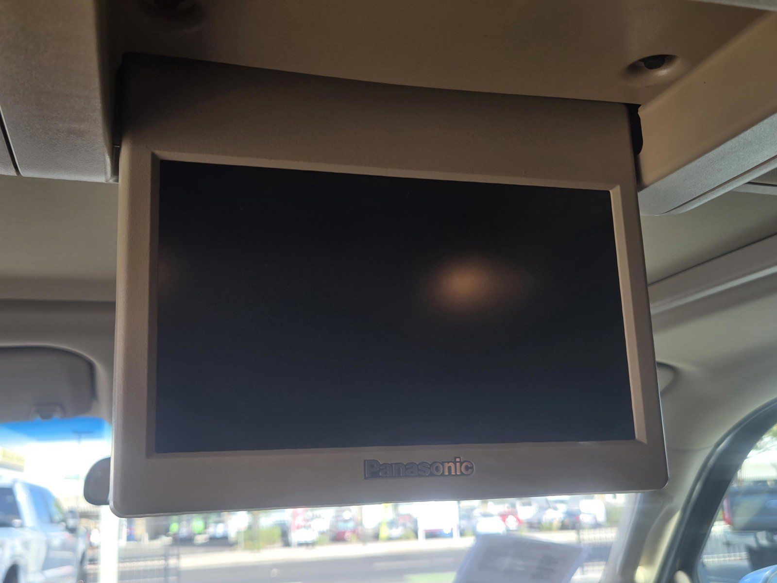 Used 2013 Chevrolet Suburban LTZ RWD image 28