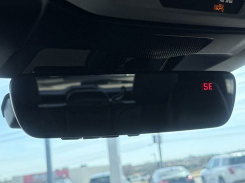 Used 2025 Subaru Crosstrek 2.5i Limited w/ Crosstrek Mirror Package image 32