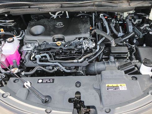 Used 2026 Toyota Sienna LE FWD image 27