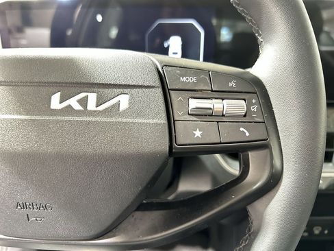 Used 2025 Kia K4 EX image 30