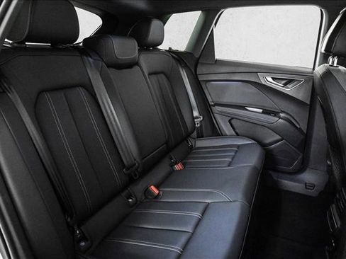 Certified 2024 Audi Q4 e-tron Premium Plus w/ Premium Plus image 21