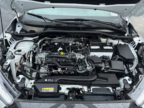 Used 2023 Toyota Corolla Cross XLE image 12