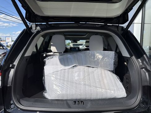 New 2026 Lincoln Aviator AWD image 12