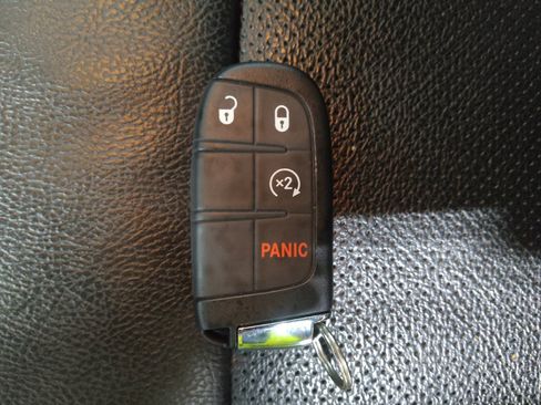 Used 2022 Jeep Compass Latitude AWD/4WD image 32