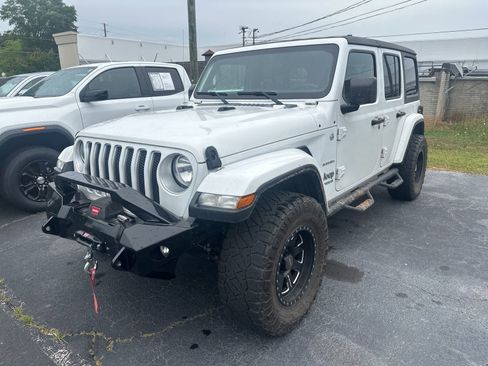 Used 2020 Jeep Wrangler Unlimited Sahara AWD/4WD image 3
