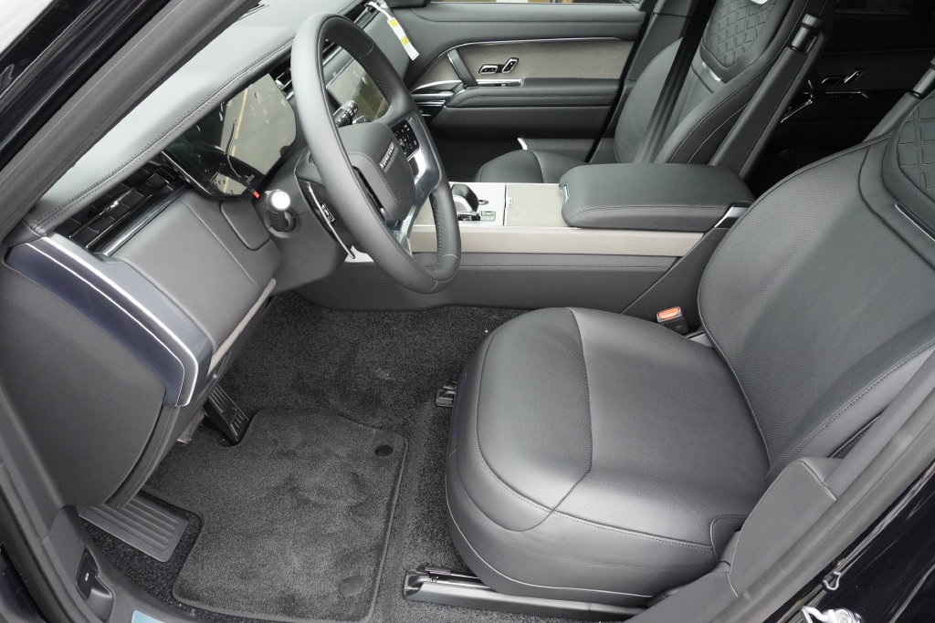 New 2026 Land Rover Range Rover SV AWD/4WD image 19