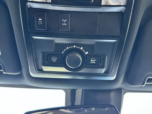 Used 2019 Toyota Tacoma TRD Off-Road w/ Technology Package AWD/4WD image 31