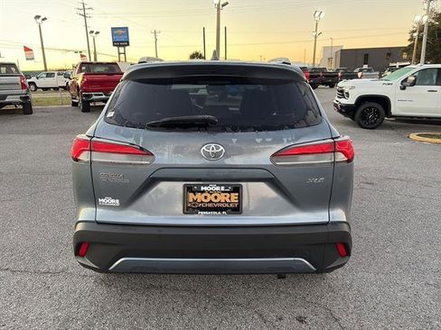 Used 2023 Toyota Corolla Cross XLE image 6