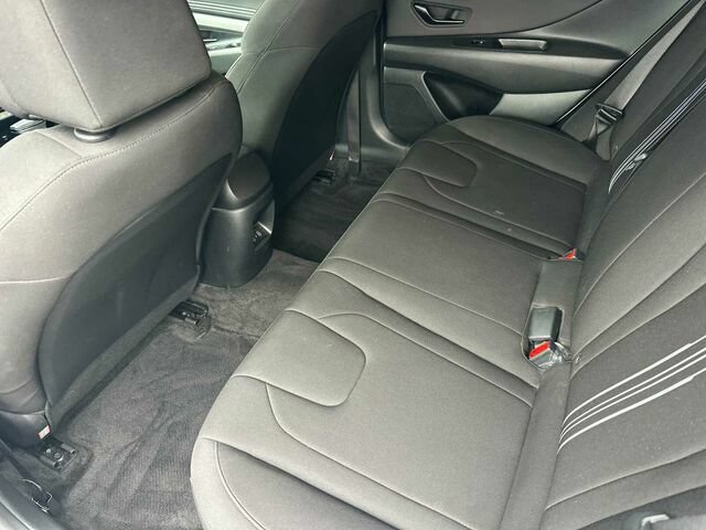 Used 2025 Hyundai Elantra SEL FWD image 14