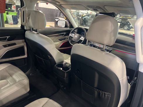 Used 2021 Kia Telluride SX w/ SX Prestige Package image 17