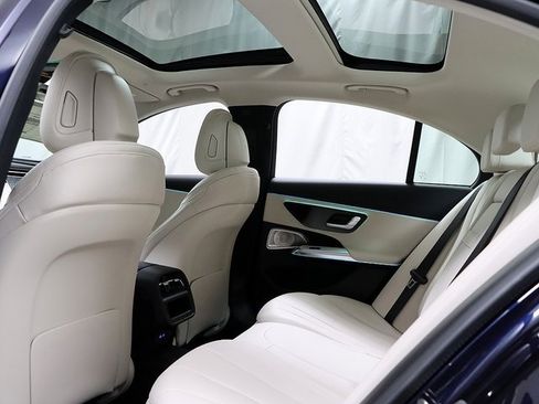 New 2026 Mercedes-Benz E 450 4MATIC Sedan image 13