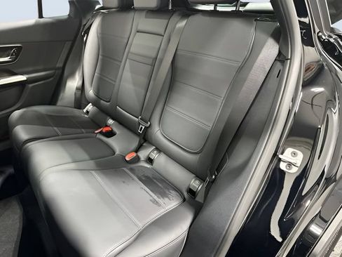 Used 2026 Mercedes-Benz GLC 300 4MATIC image 31