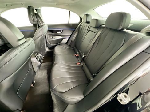 Used 2025 Mercedes-Benz E 350 4MATIC Sedan image 25